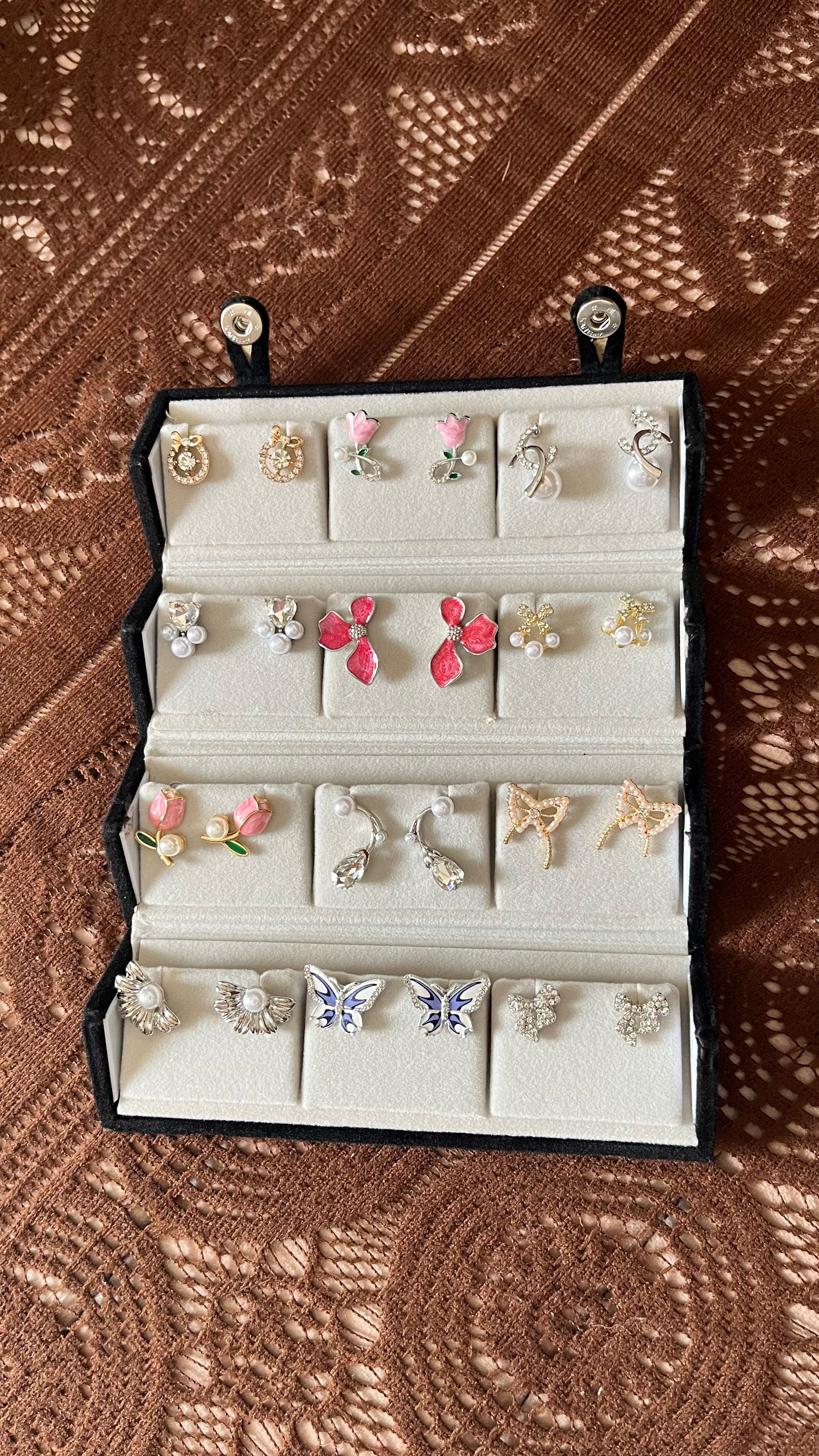 Earrings treasure box