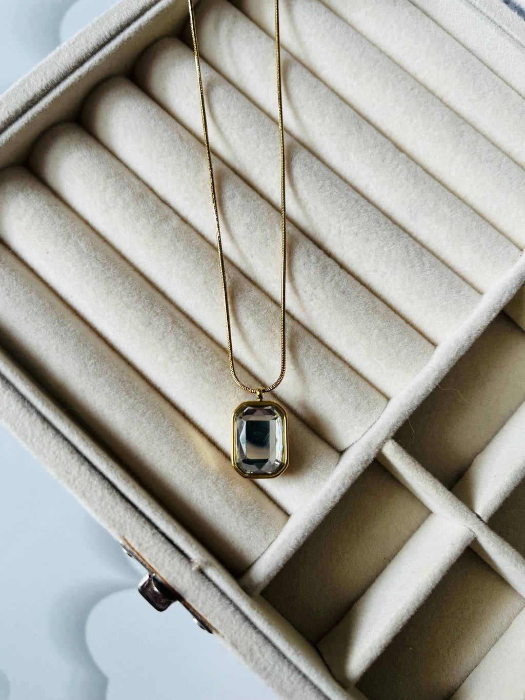 Clara necklace